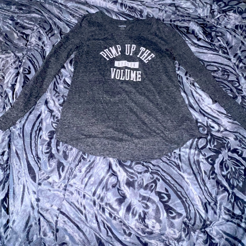 Reebok Gray Women’s Long Sleeve Top Size Medium